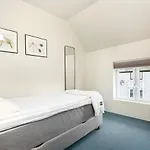 - Bedroom With En Bathroom