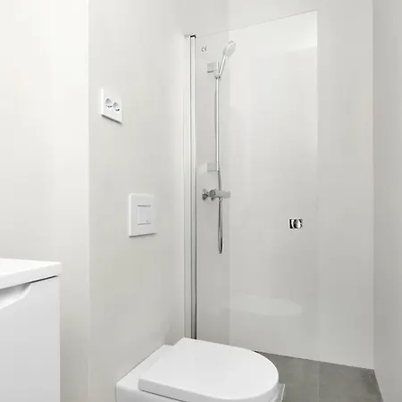 - Bedroom With En Bathroom 3*