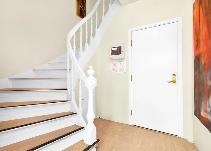 - Bedroom With En Bathroom 3*