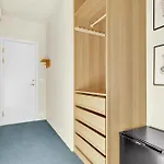 - Bedroom With En Bathroom