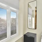 Casa de hóspedes - Bedroom With En Bathroom Stavanger